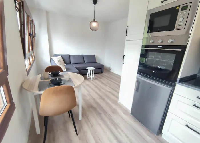 Digital Nomad Paradise - Garaje/pc Monitor *